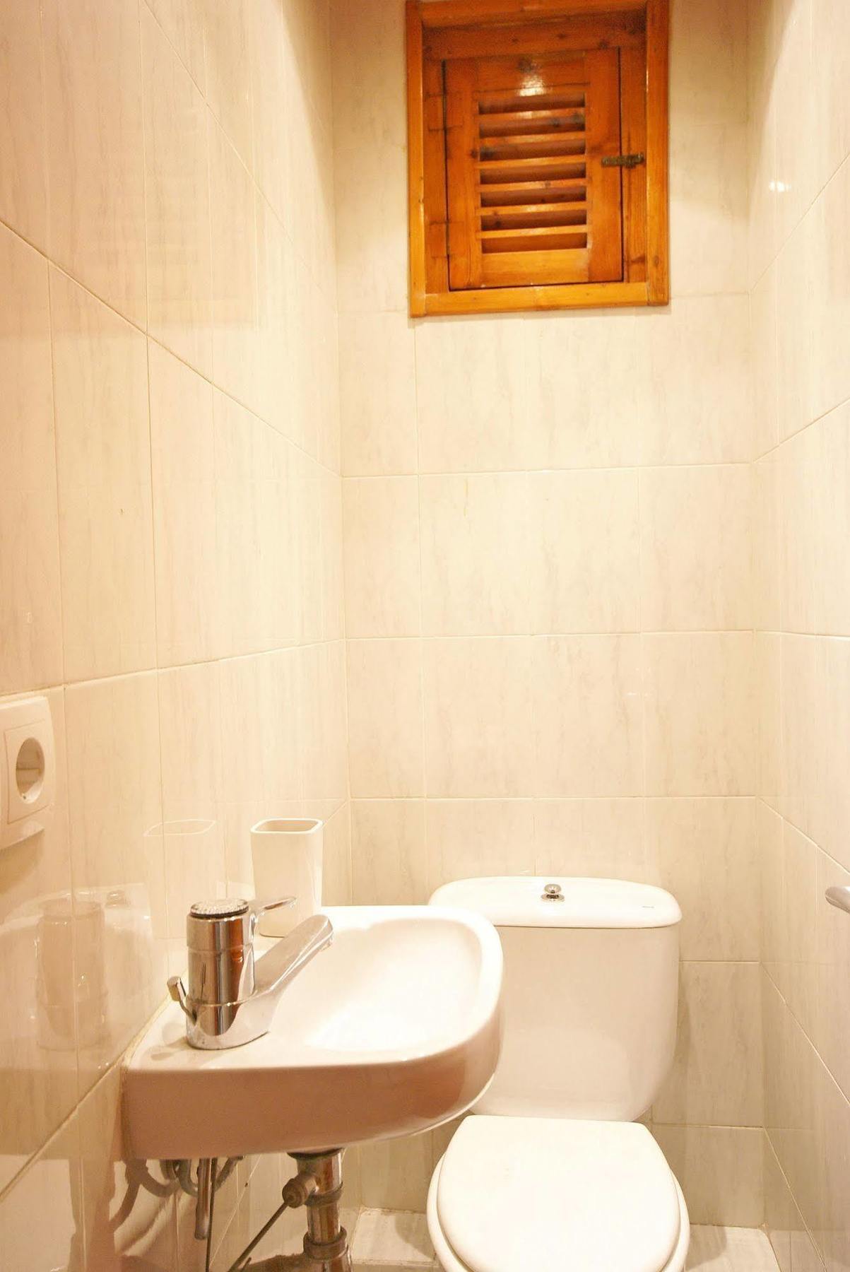 Flateli Aribau Apartment Barcelona Exterior photo